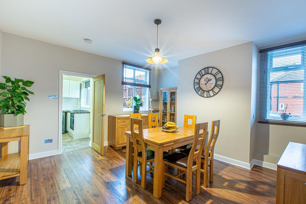 Green Lane - Ewe Move Pontefract - Dining Room 1