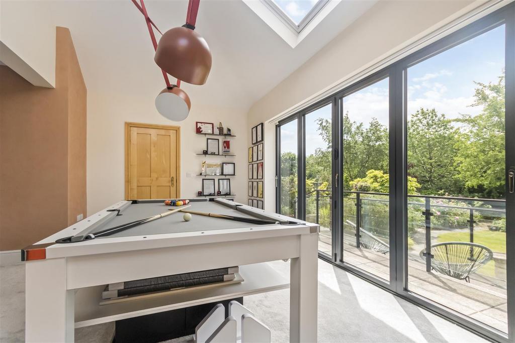 Family lounge bi folding doors