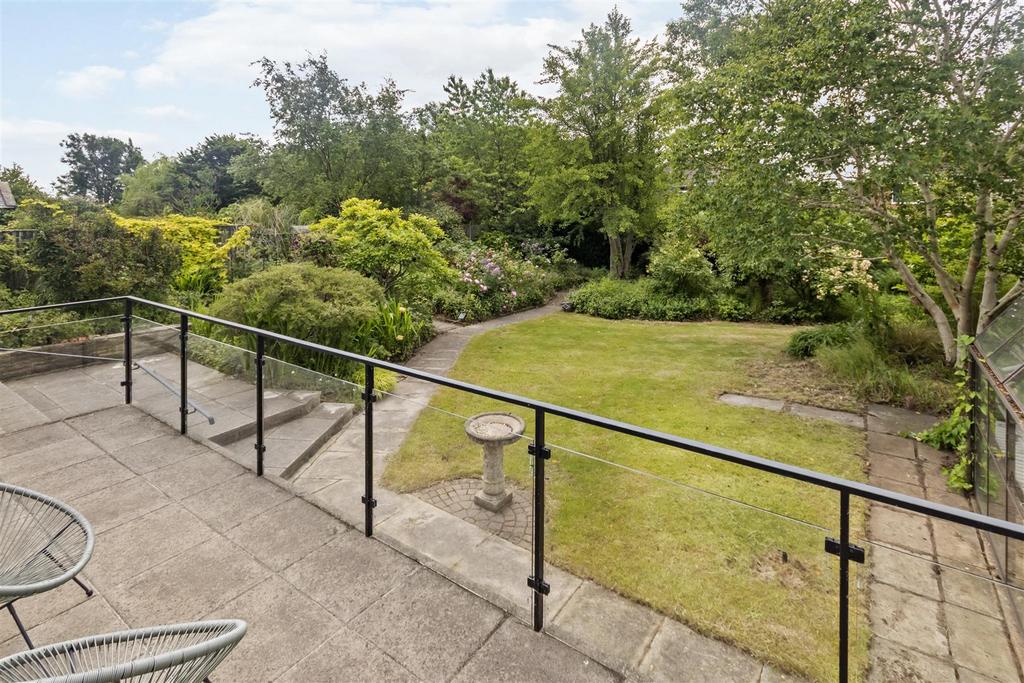 Balcony seating area