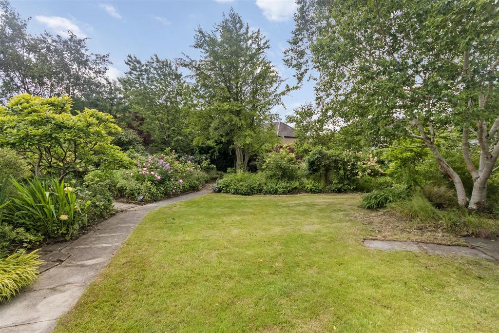Privately enclosed country garden