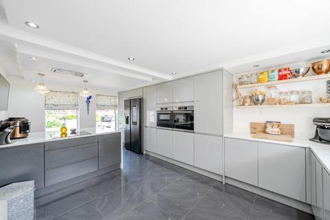 4 bedroom detached house for sale, Kingfisher Reach, Collingham, Wetherby