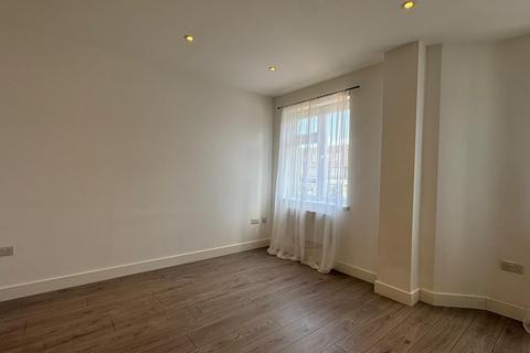 Studio to rent, Studio Room, Farnham Road, Slough, SL1
