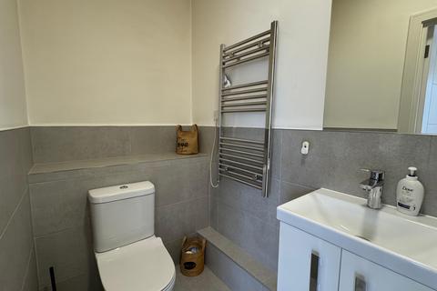 Studio to rent, Studio Room, Farnham Road, Slough, SL1