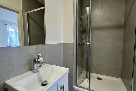 Studio to rent, Studio Room, Farnham Road, Slough, SL1