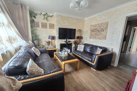3 bedroom end of terrace house for sale, Sutton Court Road, Hillingdon, Greater London, UB10