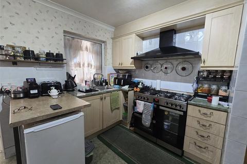 3 bedroom end of terrace house for sale, Sutton Court Road, Hillingdon, Greater London, UB10