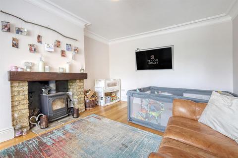 3 bedroom semi-detached house for sale, London Road, Crays Hill, Billericay