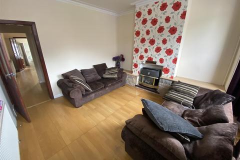3 bedroom terraced house to rent, Hillary Street, Walsall WS2