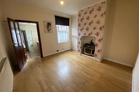 3 bedroom terraced house to rent, Hillary Street, Walsall WS2