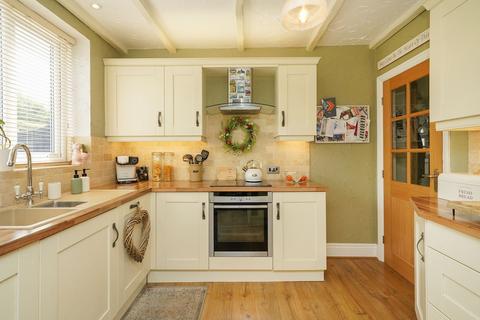 4 bedroom detached house for sale, The Hill, Chesterfield S44