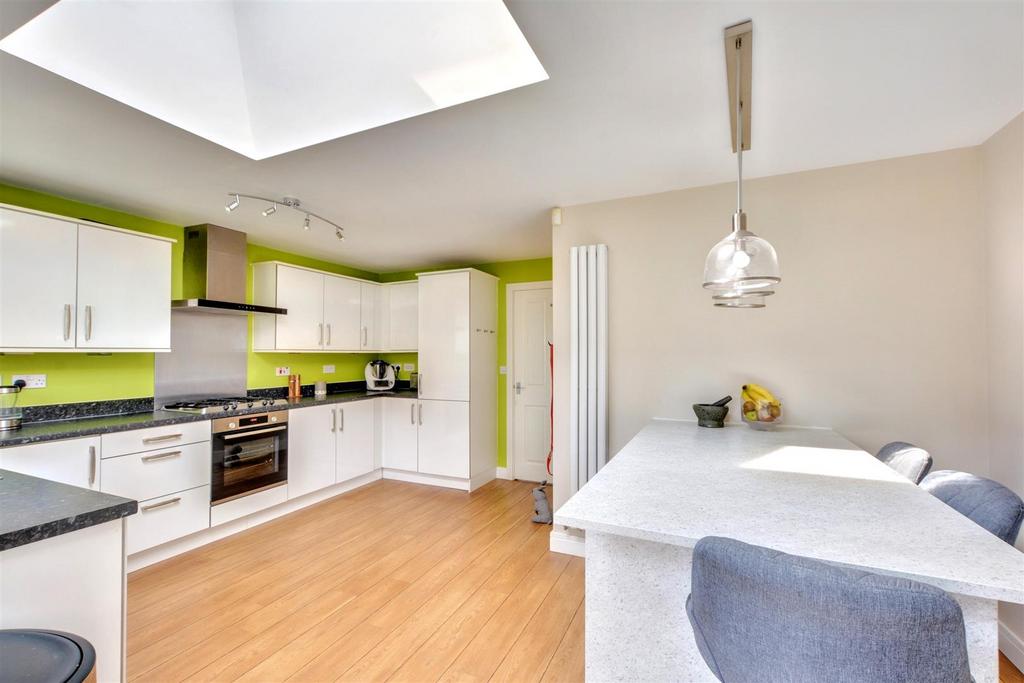 Kitchen 3.jpeg