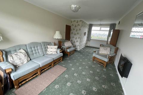 3 bedroom detached house for sale, 18 Norwich Avenue, Chadderton, OL9 0BA