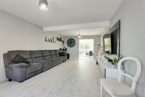 4 bedroom semi-detached house for sale, Juniper Road, Leigh-on-sea, SS9