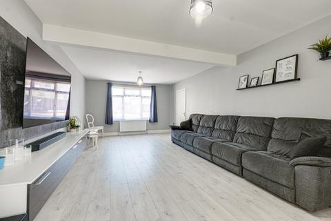 4 bedroom semi-detached house for sale, Juniper Road, Leigh-on-sea, SS9