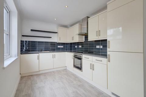 2 bedroom flat for sale, High Road, Benfleet, SS7