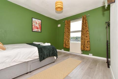 116 Heathfield Avenue, Dover, CT16 2PA