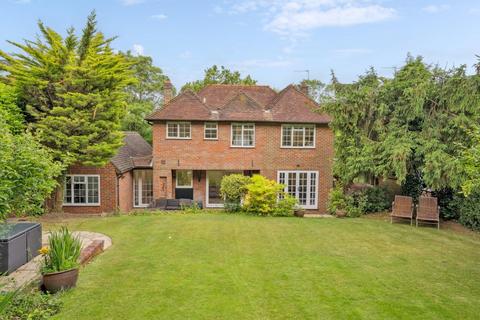 4 bedroom detached house for sale, London Road East, Amersham, Buckinghamshire, HP7 9DL
