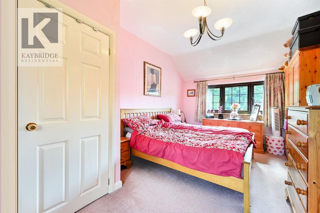 Old Bridge Lane, Epsom - KT17 4 AD