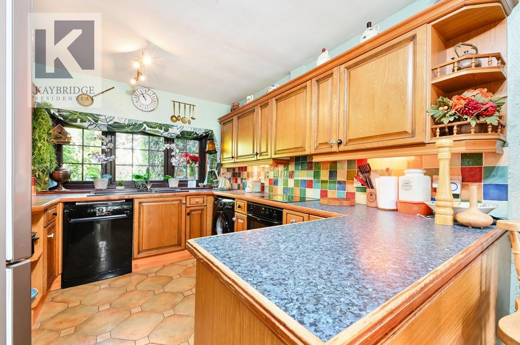 Old Bridge Lane, Epsom - KT17 4 AD