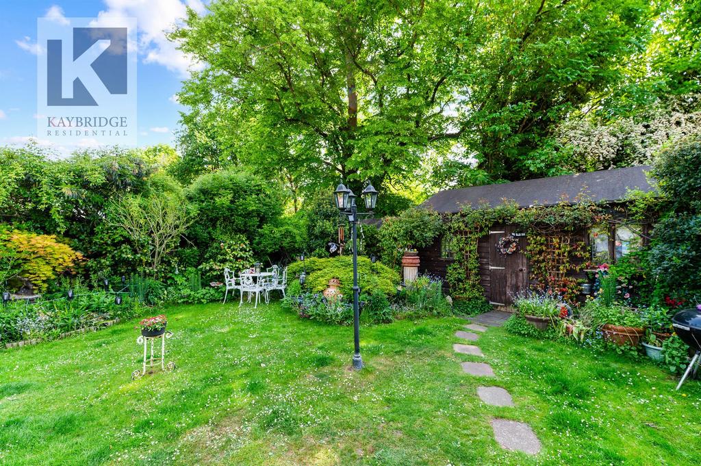 Old Bridge Lane, Epsom - KT17 4 AD