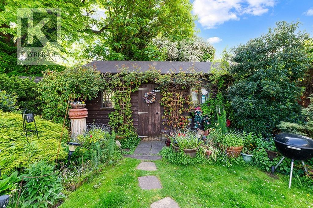 Old Bridge Lane, Epsom - KT17 4 AD