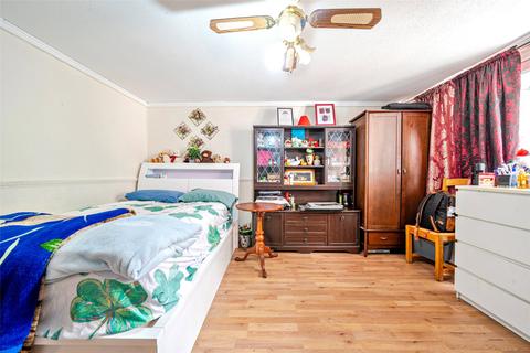 Flat 5, Fountain House Sadler Close, Mitcham, CR4 3EG