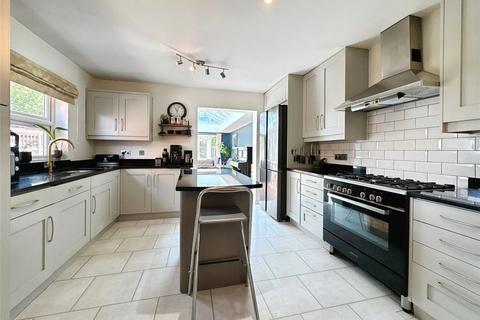 4 bedroom semi-detached house for sale, Basingstoke Road, Reading RG7