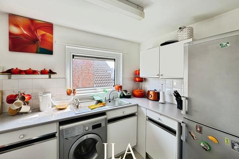 2 bedroom flat to rent, Leicester LE2