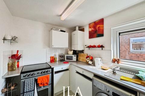 2 bedroom flat to rent, Leicester LE2