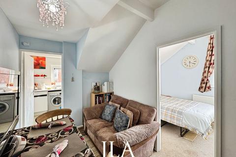 2 bedroom flat to rent, Leicester LE2