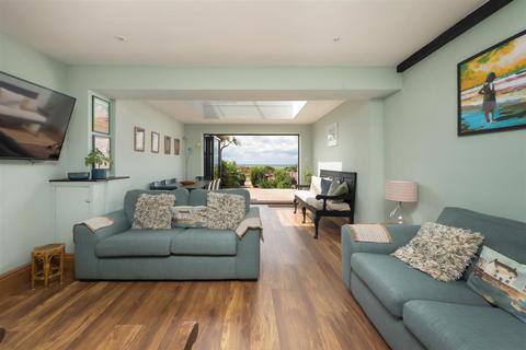 4 bedroom terraced house for sale, Swalecliffe, Herne Bay