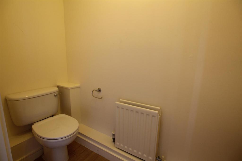 Toilet.jpg