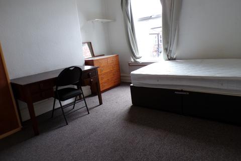 7 bedroom house to rent, Granville Road, Manchester M14