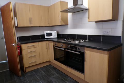 7 bedroom house to rent, Granville Road, Manchester M14