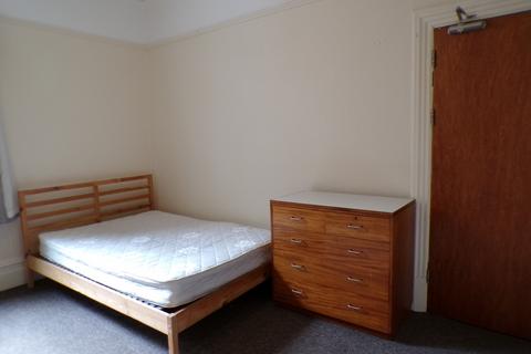 7 bedroom house to rent, Granville Road, Manchester M14