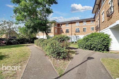 1 bedroom flat for sale, Forsythia Close, Ilford