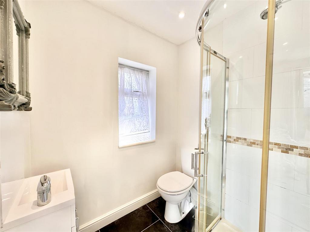 Master En-Suite