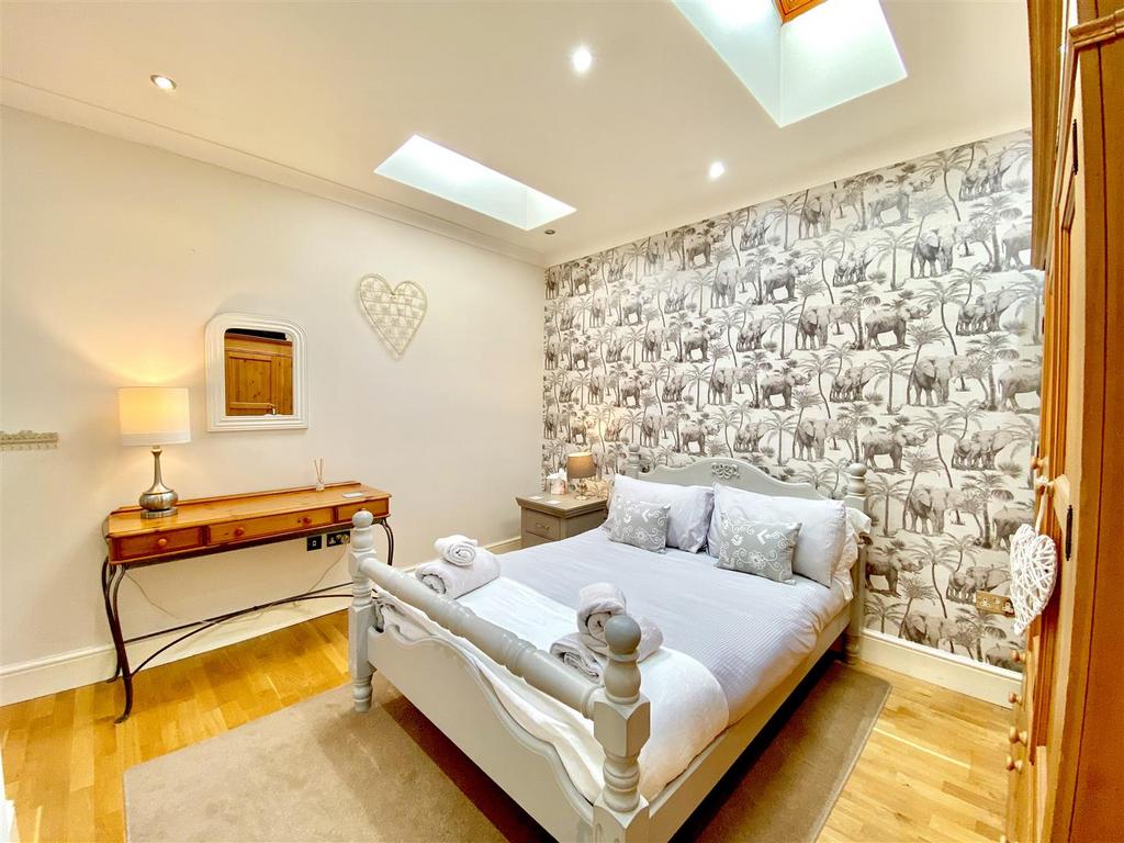 Annexe Bedroom 1