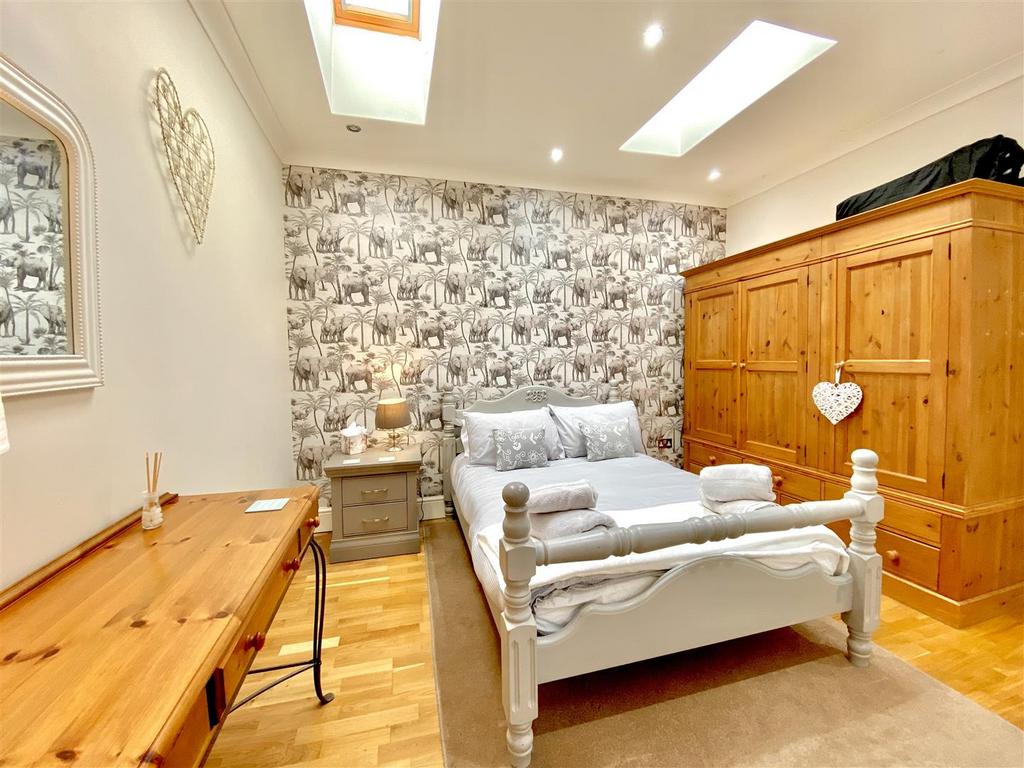 Annexe Bedroom 1
