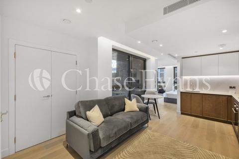 Studio to rent, Salutation Gardens, Clerkenwell, London, WC1X
