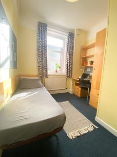 1 bedroom ground floor flat to rent, 61a Brantingham Road, Manchester M16