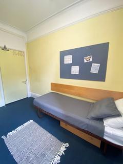 1 bedroom ground floor flat to rent, 61a Brantingham Road, Manchester M16