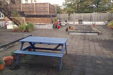 Studio to rent, Alexander House, London