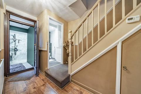 54 Gavestone Road, London, SE12 9BN