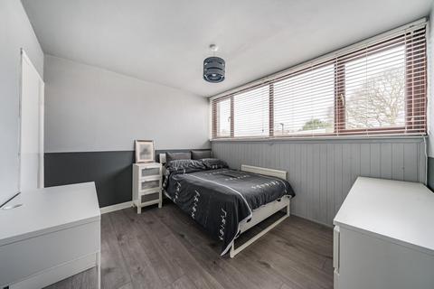 54 Gavestone Road, London, SE12 9BN