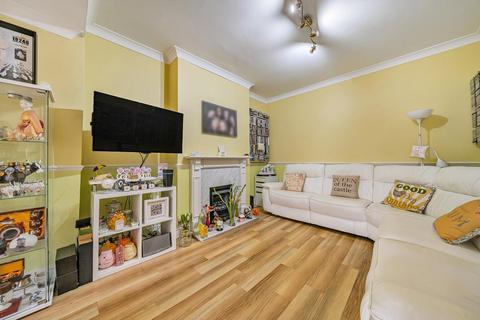 198 Burnt Ash Hill, London, SE12 0QE