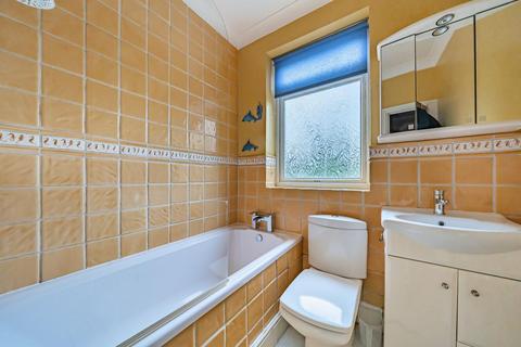 198 Burnt Ash Hill, London, SE12 0QE
