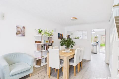 2 bedroom end of terrace house for sale, Prospect Court - No Onward Chain