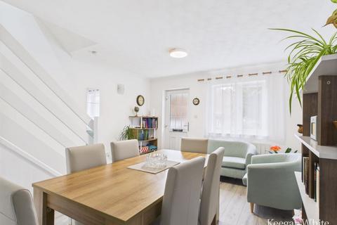 2 bedroom end of terrace house for sale, Prospect Court - No Onward Chain