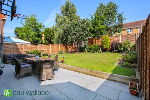 6 Lovering Road, Cheshunt, Waltham Cross, EN7 6WU